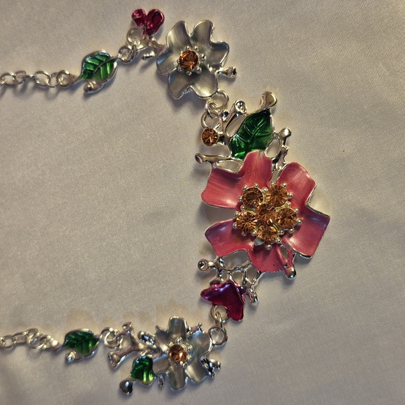 Fashion Jewelry - Picture 2 of 3